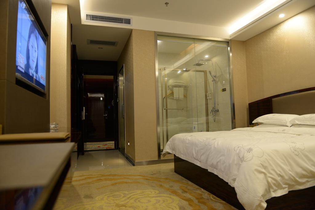 Tie Cheng Hotel Guangzhou Room photo