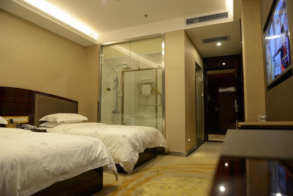 Tie Cheng Hotel Guangzhou Room photo